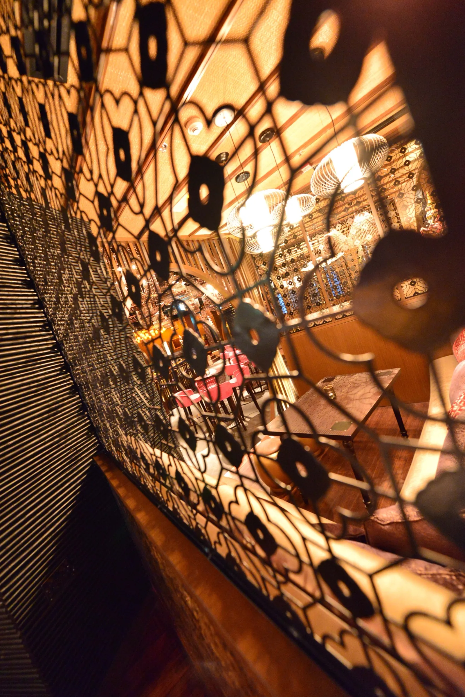 Asia Asia, lattice screen