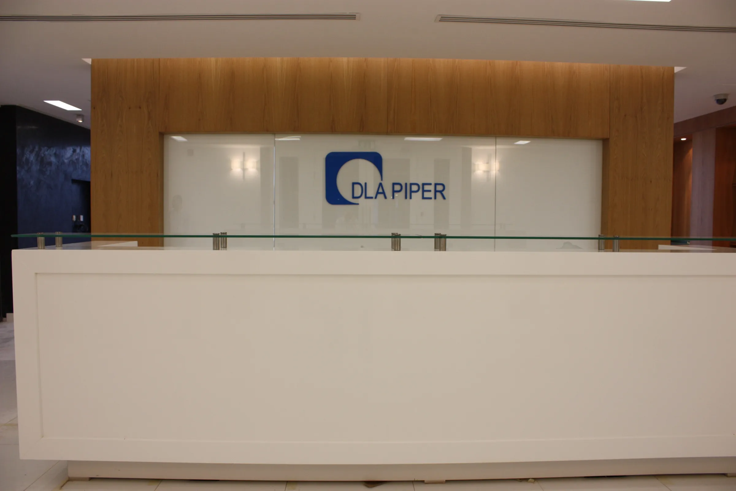 DLA Piper, reception