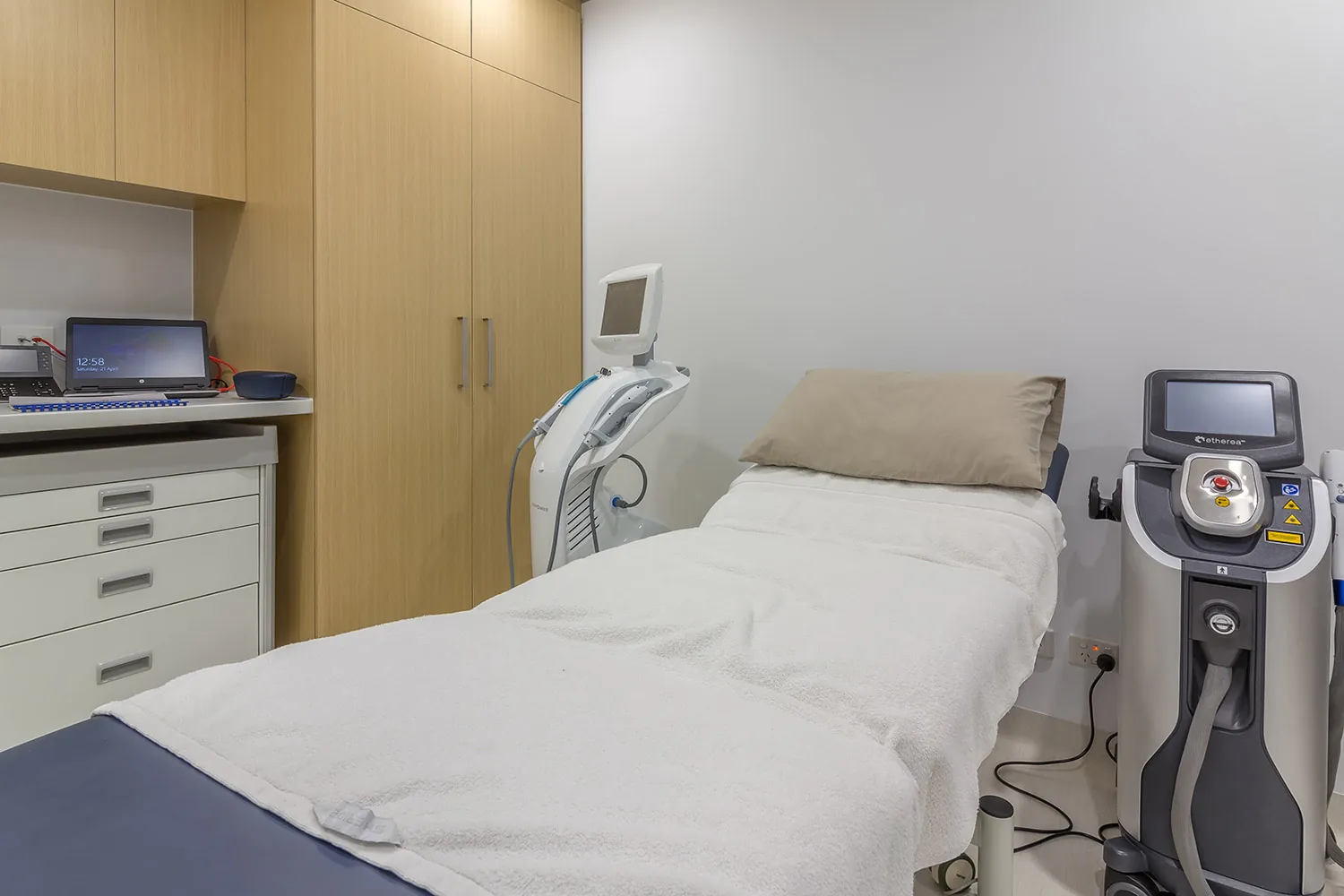 Dr Saxon Smith Dermatology, treatment room